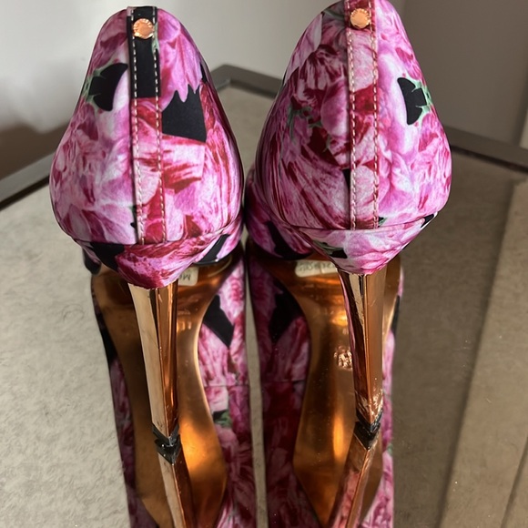 Ted Baker Bright and beautiful flower power pointed closed toe heels - Picture 3 of 3